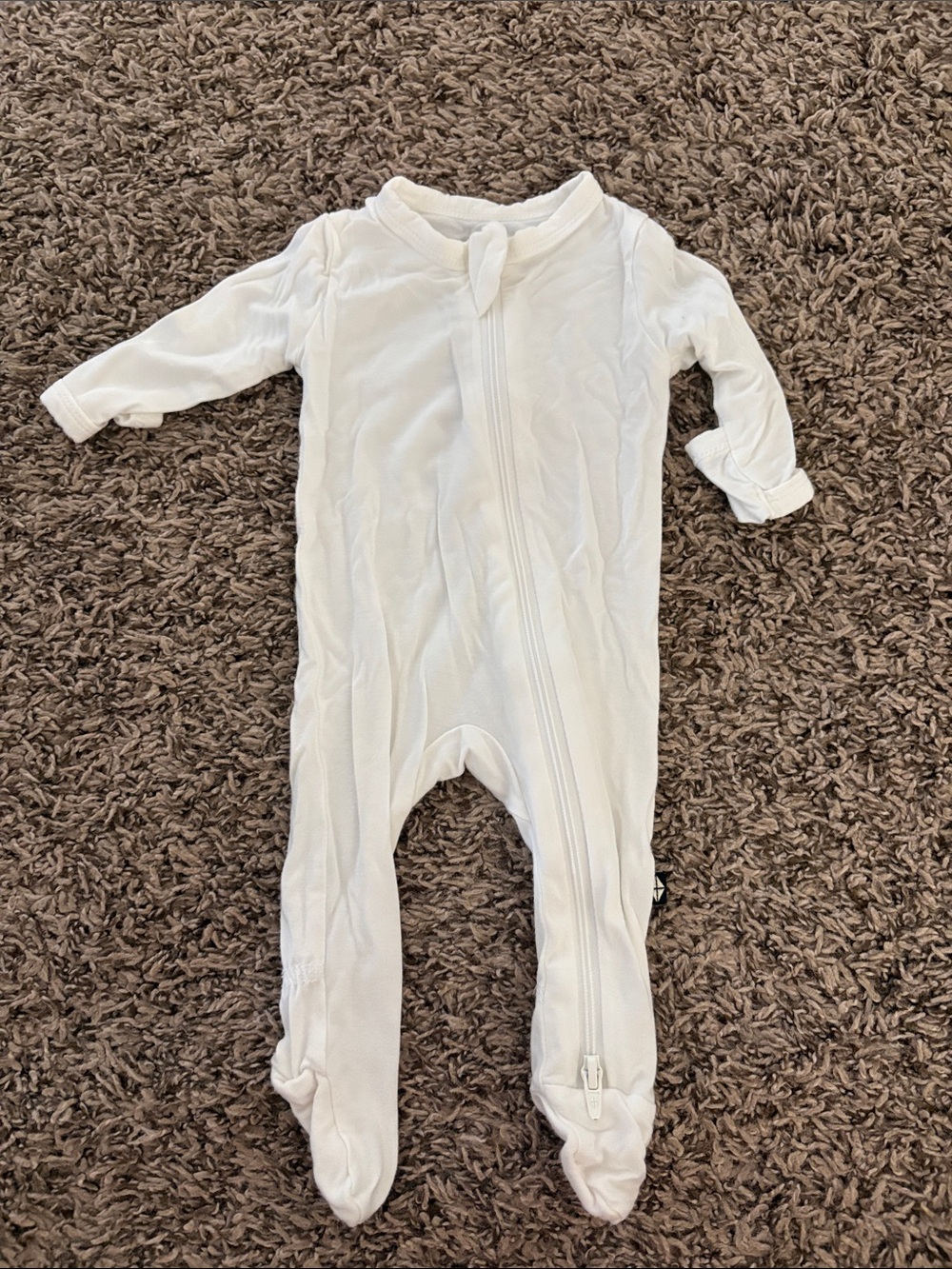 Kyte Baby White Baby Footed One-Piece Sleeper